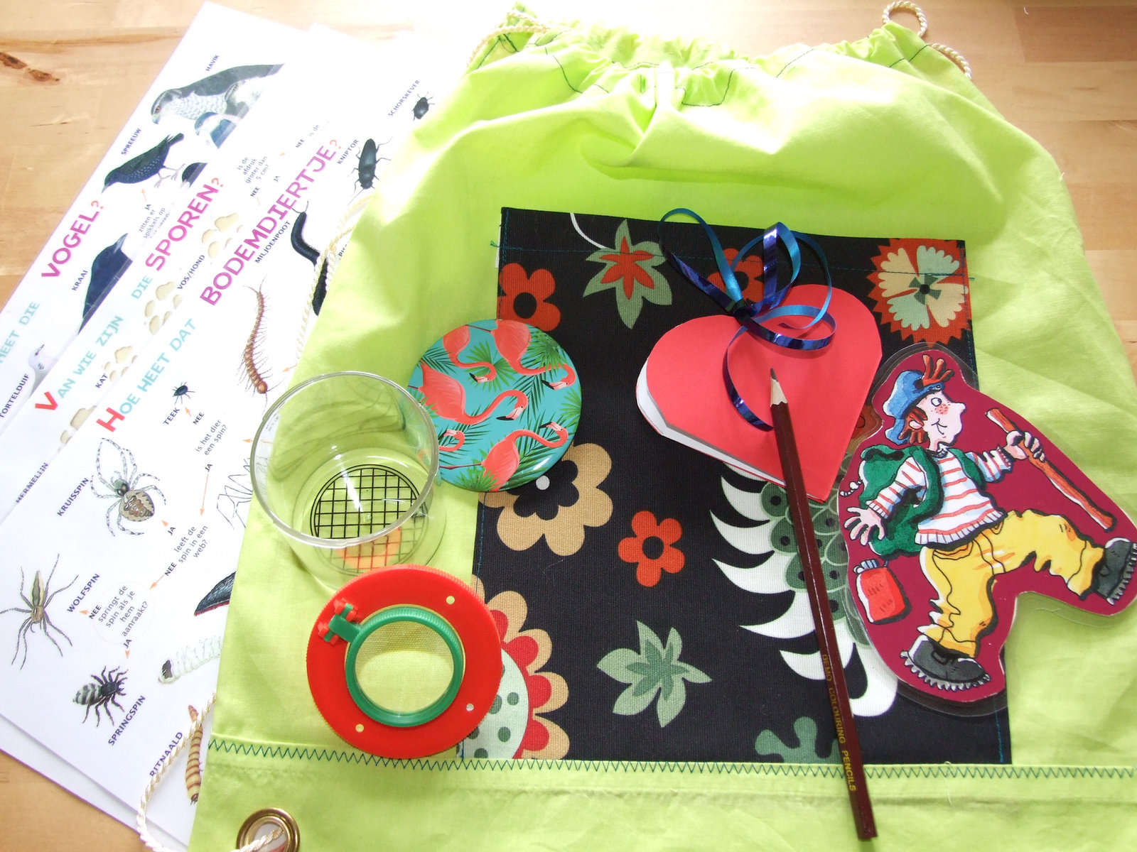 Sac à dos avec contenu pour les enfants